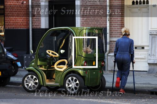Amsterdam 16 oktober 2018
Connie Witteman doet boodschappen met haar dochter Constanza Breukhoven in haar Connieâ€™s Creative car concept.