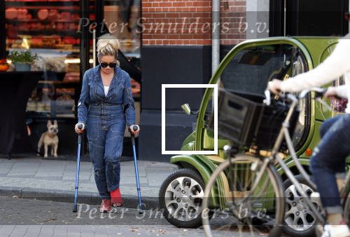 Amsterdam 16 oktober 2018
Connie Witteman doet boodschappen met haar dochter Constanza Breukhoven in haar Connieâ€™s Creative car concept.