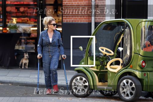 Amsterdam 16 oktober 2018
Connie Witteman doet boodschappen met haar dochter Constanza Breukhoven in haar Connieâ€™s Creative car concept.