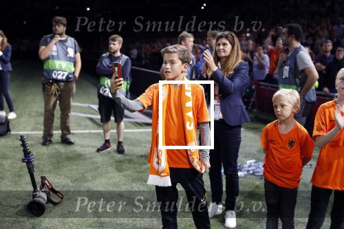 Amsterdam 13 oktober 2018
Nederland - Duitsland in de Johan Cruijff arens . eindstand 3-0
Na de Wedstrijd werden Dirk Kuyt en Rafael v d Vaart  gehuldigd. Dirk had zijn vrouw Gertrude en kinderen meegenomen. Rafael had zijn vriendin Estavan Polman en zijn kinderen Damian en Jesslynn meegenomen . Ook zijn ouders en schoonouders waren erbij.