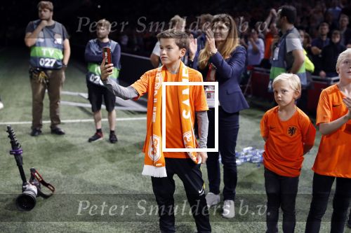 Amsterdam 13 oktober 2018
Nederland - Duitsland in de Johan Cruijff arens . eindstand 3-0
Na de Wedstrijd werden Dirk Kuyt en Rafael v d Vaart  gehuldigd. Dirk had zijn vrouw Gertrude en kinderen meegenomen. Rafael had zijn vriendin Estavan Polman en zijn kinderen Damian en Jesslynn meegenomen . Ook zijn ouders en schoonouders waren erbij.