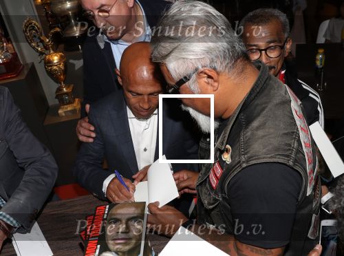 Amsterdam, 11 Oktober 2018
Uitreiking boek Simon Tahamata