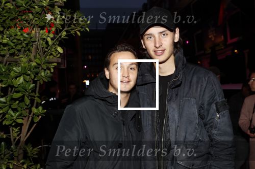 Amsterdam 5 november 2018
Opening Toppers party cafe met Jan Smit Jeroen v d Boom Rene Froger en Gerard Joling. Didier Maxim Natasja en Natasja Froger