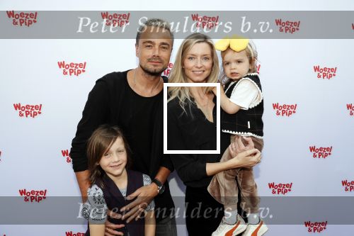 Den Haag 14 oktober 2018
Premiere Woezel en pip in koninklijke schouwburg Den haag. Dinand en Lucy Woesthoff kwam met hun 2 jongste kinderen.