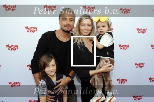 Den Haag 14 oktober 2018
Premiere Woezel en pip in koninklijke schouwburg Den haag. Dinand en Lucy Woesthoff kwam met hun 2 jongste kinderen.