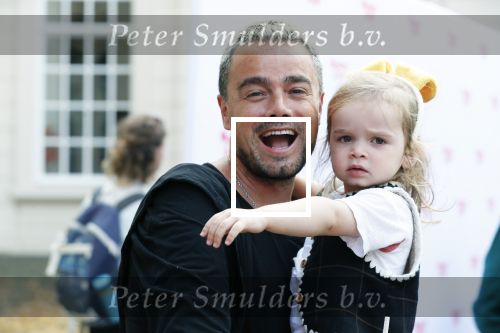 Den Haag 14 oktober 2018
Premiere Woezel en pip in koninklijke schouwburg Den haag. Dinand en Lucy Woesthoff kwam met hun 2 jongste kinderen.