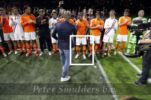 Amsterdam 13 oktober 2018
Nederland - Duitsland in de Johan Cruijff arens . eindstand 3-0
Na de Wedstrijd werden Dirk Kuyt en Rafael v d Vaart  gehuldigd. Dirk had zijn vrouw Gertrude en kinderen meegenomen. Rafael had zijn vriendin Estavan Polman en zijn kinderen Damian en Jesslynn meegenomen . Ook zijn ouders en schoonouders waren erbij.
