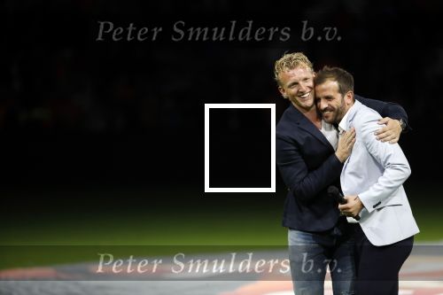 Amsterdam 13 oktober 2018
Nederland - Duitsland in de Johan Cruijff arens . eindstand 3-0
Na de Wedstrijd werden Dirk Kuyt en Rafael v d Vaart  gehuldigd. Dirk had zijn vrouw Gertrude en kinderen meegenomen. Rafael had zijn vriendin Estavan Polman en zijn kinderen Damian en Jesslynn meegenomen . Ook zijn ouders en schoonouders waren erbij.