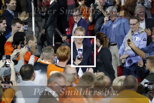 Amsterdam 13 oktober 2018
Nederland - Duitsland in de Johan Cruijff arens . eindstand 3-0
Na de Wedstrijd werden Dirk Kuyt en Rafael v d Vaart  gehuldigd. Dirk had zijn vrouw Gertrude en kinderen meegenomen. Rafael had zijn vriendin Estavan Polman en zijn kinderen Damian en Jesslynn meegenomen . Ook zijn ouders en schoonouders waren erbij.