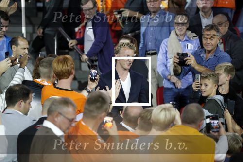 Amsterdam 13 oktober 2018
Nederland - Duitsland in de Johan Cruijff arens . eindstand 3-0
Na de Wedstrijd werden Dirk Kuyt en Rafael v d Vaart  gehuldigd. Dirk had zijn vrouw Gertrude en kinderen meegenomen. Rafael had zijn vriendin Estavan Polman en zijn kinderen Damian en Jesslynn meegenomen . Ook zijn ouders en schoonouders waren erbij.
