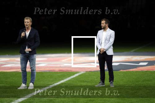 Amsterdam 13 oktober 2018
Nederland - Duitsland in de Johan Cruijff arens . eindstand 3-0
Na de Wedstrijd werden Dirk Kuyt en Rafael v d Vaart  gehuldigd. Dirk had zijn vrouw Gertrude en kinderen meegenomen. Rafael had zijn vriendin Estavan Polman en zijn kinderen Damian en Jesslynn meegenomen . Ook zijn ouders en schoonouders waren erbij.