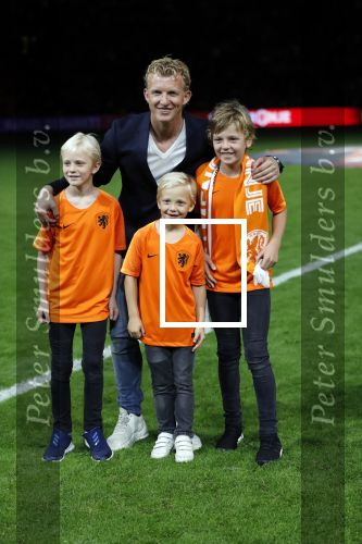 Amsterdam 13 oktober 2018
Nederland - Duitsland in de Johan Cruijff arens . eindstand 3-0
Na de Wedstrijd werden Dirk Kuyt en Rafael v d Vaart  gehuldigd. Dirk had zijn vrouw Gertrude en kinderen meegenomen. Rafael had zijn vriendin Estavan Polman en zijn kinderen Damian en Jesslynn meegenomen . Ook zijn ouders en schoonouders waren erbij.