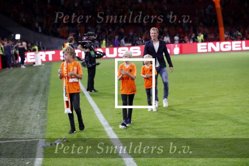 Amsterdam 13 oktober 2018
Nederland - Duitsland in de Johan Cruijff arens . eindstand 3-0
Na de Wedstrijd werden Dirk Kuyt en Rafael v d Vaart  gehuldigd. Dirk had zijn vrouw Gertrude en kinderen meegenomen. Rafael had zijn vriendin Estavan Polman en zijn kinderen Damian en Jesslynn meegenomen . Ook zijn ouders en schoonouders waren erbij.