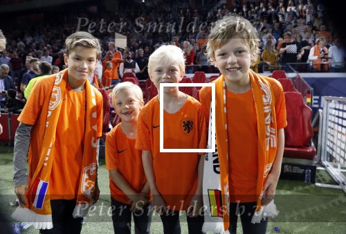 Amsterdam 13 oktober 2018
Nederland - Duitsland in de Johan Cruijff arens . eindstand 3-0
Na de Wedstrijd werden Dirk Kuyt en Rafael v d Vaart  gehuldigd. Dirk had zijn vrouw Gertrude en kinderen meegenomen. Rafael had zijn vriendin Estavan Polman en zijn kinderen Damian en Jesslynn meegenomen . Ook zijn ouders en schoonouders waren erbij.