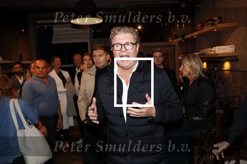 Amsterdam 8 oktober 2018
Presentatie jassenlijn Duno bij 1 op de cornelis schuytstraat. Ruud Gullit bkrijgt eerste jas.