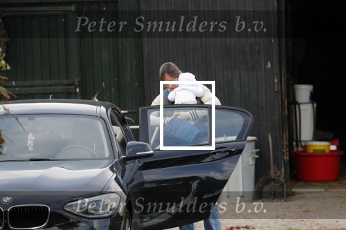 Wijdewormer 19 oktober 2018
Marnix Knetemann aan het werk op zijn boerderij. Zij zus Elise komt op bezoek met haar pas geboren baby.
