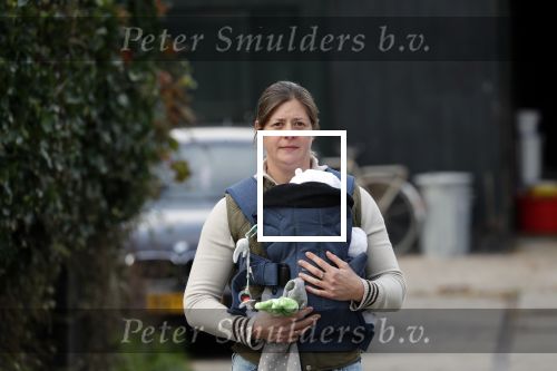 Wijdewormer 19 oktober 2018
Marnix Knetemann aan het werk op zijn boerderij. Zij zus Elise komt op bezoek met haar pas geboren baby.