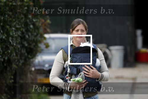 Wijdewormer 19 oktober 2018
Marnix Knetemann aan het werk op zijn boerderij. Zij zus Elise komt op bezoek met haar pas geboren baby.