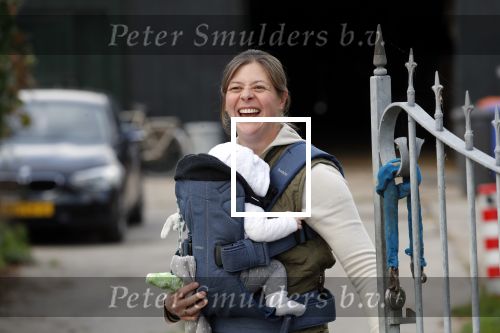 Wijdewormer 19 oktober 2018
Marnix Knetemann aan het werk op zijn boerderij. Zij zus Elise komt op bezoek met haar pas geboren baby.