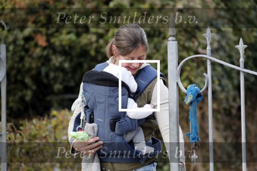 Wijdewormer 19 oktober 2018
Marnix Knetemann aan het werk op zijn boerderij. Zij zus Elise komt op bezoek met haar pas geboren baby.