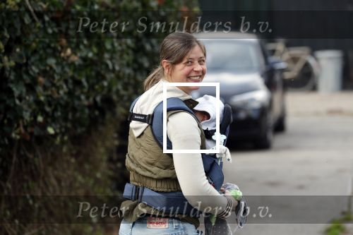 Wijdewormer 19 oktober 2018
Marnix Knetemann aan het werk op zijn boerderij. Zij zus Elise komt op bezoek met haar pas geboren baby.