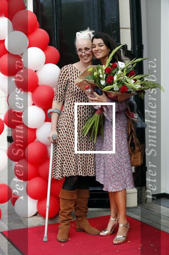 Den Haag 14 oktober 2018
Premiere Woezel en pip in koninklijke schouwburg Den haag. Ellen Evers op krukken
