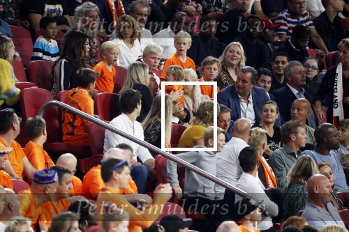 Amsterdam 13 oktober 2018
Nederland - Duitsland in de Johan Cruijff arens . eindstand 3-0
Na de Wedstrijd werden Dirk Kuyt en Rafael v d Vaart  gehuldigd. Dirk had zijn vrouw Gertrude en kinderen meegenomen. Rafael had zijn vriendin Estavan Polman en zijn kinderen Damian en Jesslynn meegenomen . Ook zijn ouders en schoonouders waren erbij.