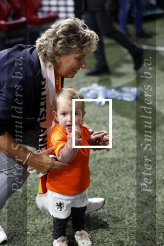 Amsterdam 13 oktober 2018
Nederland - Duitsland in de Johan Cruijff arens . eindstand 3-0
Na de Wedstrijd werden Dirk Kuyt en Rafael v d Vaart  gehuldigd. Dirk had zijn vrouw Gertrude en kinderen meegenomen. Rafael had zijn vriendin Estavan Polman en zijn kinderen Damian en Jesslynn meegenomen . Ook zijn ouders en schoonouders waren erbij.