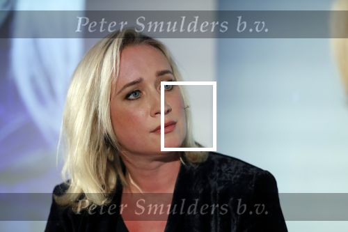 Amsterdam 23 oktober 2018
Boekpresentatie van Antoinette Scheulderman in de soho House . Eva Jinek overhandigt haar het eerste boek.