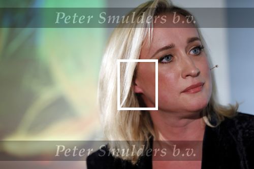 Amsterdam 23 oktober 2018
Boekpresentatie van Antoinette Scheulderman in de soho House . Eva Jinek overhandigt haar het eerste boek.