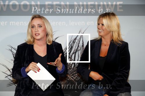 Amsterdam 23 oktober 2018
Boekpresentatie van Antoinette Scheulderman in de soho House . Eva Jinek overhandigt haar het eerste boek.