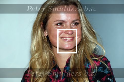Amsterdam 23 oktober 2018
Boekpresentatie van Antoinette Scheulderman in de soho House . Eva Jinek overhandigt haar het eerste boek. Fatima Moreira de Melo