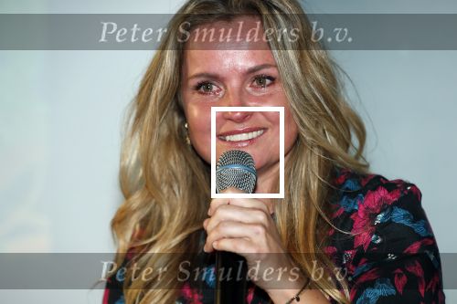 Amsterdam 23 oktober 2018
Boekpresentatie van Antoinette Scheulderman in de soho House . Eva Jinek overhandigt haar het eerste boek. Fatima Moreira de Melo