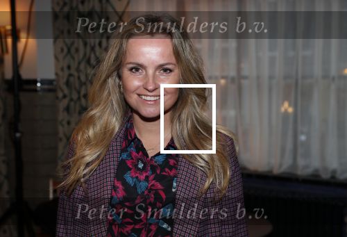 Amsterdam 23 oktober 2018
Boekpresentatie van Antoinette Scheulderman in de soho House . Eva Jinek overhandigt haar het eerste boek. Fatima Moreira de Melo