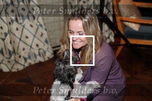 Amsterdam 23 oktober 2018
Boekpresentatie van Antoinette Scheulderman in de soho House . Eva Jinek overhandigt haar het eerste boek. Fatima Moreira de Melo