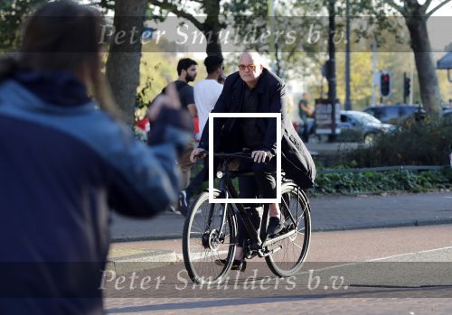Amsterdam 16 oktober 2018
Felix Rottenberg bellend op de fiets.