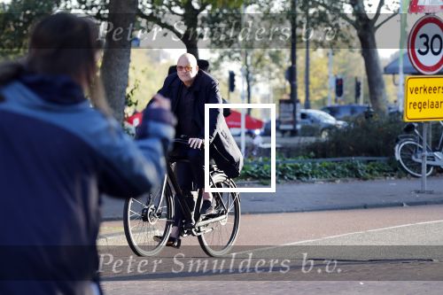 Amsterdam 16 oktober 2018
Felix Rottenberg bellend op de fiets.