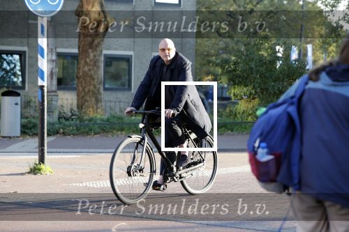 Amsterdam 16 oktober 2018
Felix Rottenberg bellend op de fiets.