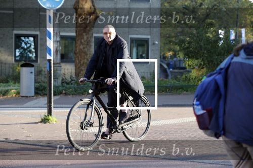 Amsterdam 16 oktober 2018
Felix Rottenberg bellend op de fiets.