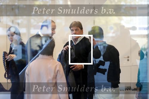 Amsterdam 6 november 2018
Advocaat Gert-Jan Knoops arriveert samen met Frank Masmeijer en zijn vrouw Carry Knoops bij de rechtbank in Amsterdam. De rechtbank in Amsterdam behandelt dinsdag de uitleveringszaak tegen de voormalig-tv-presentator.