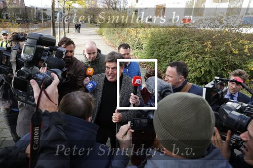 Amsterdam 13 november 2018
Frank Masmeijer komt met zijn advocaat Carry Knoops aan bij de rechtbank. Heel veel pers vangt hem op. Hij wordt daarna meteen uitgeleverd aan Belgie.