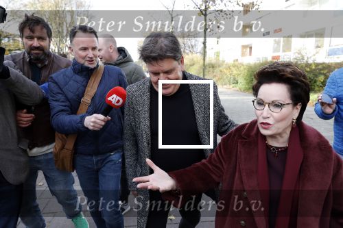 Amsterdam 13 november 2018
Frank Masmeijer komt met zijn advocaat Carry Knoops aan bij de rechtbank. Heel veel pers vangt hem op. Hij wordt daarna meteen uitgeleverd aan Belgie.