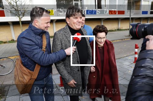 Amsterdam 13 november 2018
Frank Masmeijer komt met zijn advocaat Carry Knoops aan bij de rechtbank. Heel veel pers vangt hem op. Hij wordt daarna meteen uitgeleverd aan Belgie.