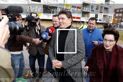 Amsterdam 13 november 2018
Frank Masmeijer komt met zijn advocaat Carry Knoops aan bij de rechtbank. Heel veel pers vangt hem op. Hij wordt daarna meteen uitgeleverd aan Belgie.