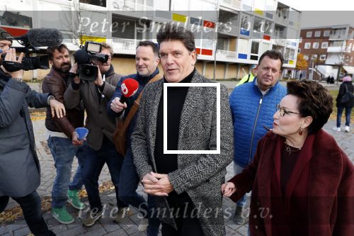 Amsterdam 13 november 2018
Frank Masmeijer komt met zijn advocaat Carry Knoops aan bij de rechtbank. Heel veel pers vangt hem op. Hij wordt daarna meteen uitgeleverd aan Belgie.