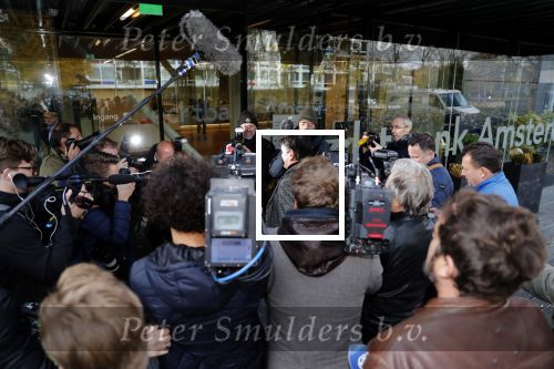Amsterdam 13 november 2018
Frank Masmeijer komt met zijn advocaat Carry Knoops aan bij de rechtbank. Heel veel pers vangt hem op. Hij wordt daarna meteen uitgeleverd aan Belgie.