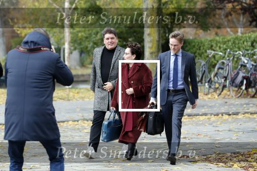 Amsterdam 13 november 2018
Frank Masmeijer komt met zijn advocaat Carry Knoops aan bij de rechtbank. Heel veel pers vangt hem op. Hij wordt daarna meteen uitgeleverd aan Belgie.