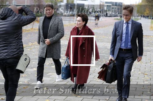 Amsterdam 13 november 2018
Frank Masmeijer komt met zijn advocaat Carry Knoops aan bij de rechtbank. Heel veel pers vangt hem op. Hij wordt daarna meteen uitgeleverd aan Belgie.