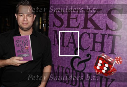 Amsterdam 1 november 2018
Boekpresentatie Frank Waals op Rembrandtplein.  Aanwezig oa Harrie Klooster Barry Stevens Inge Ipenburg en Mariska v Kolck