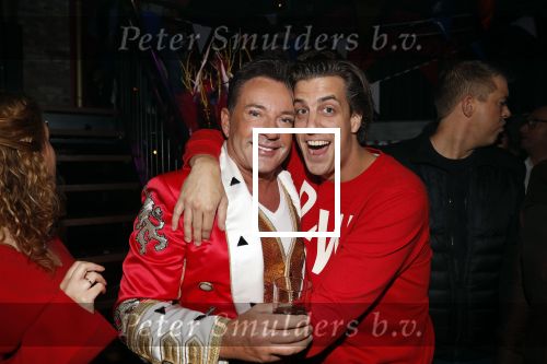 Amsterdam 5 november 2018
Opening Toppers party cafe met Jan Smit Jeroen v d Boom Rene Froger en Gerard Joling.. Gerard met Snollebolleke